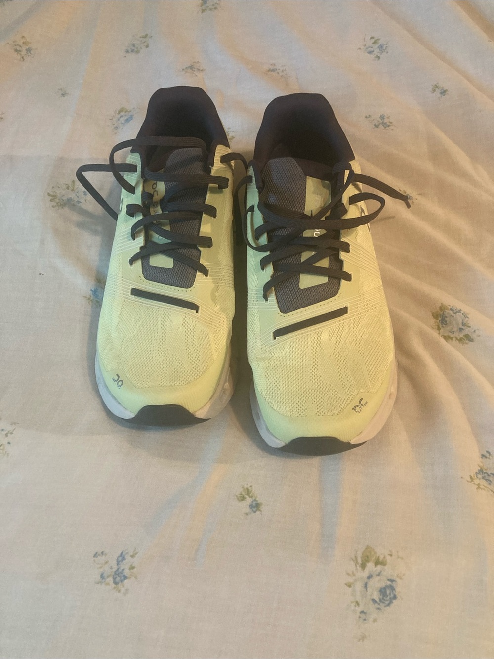 On Running Lace-Up Running Shoes